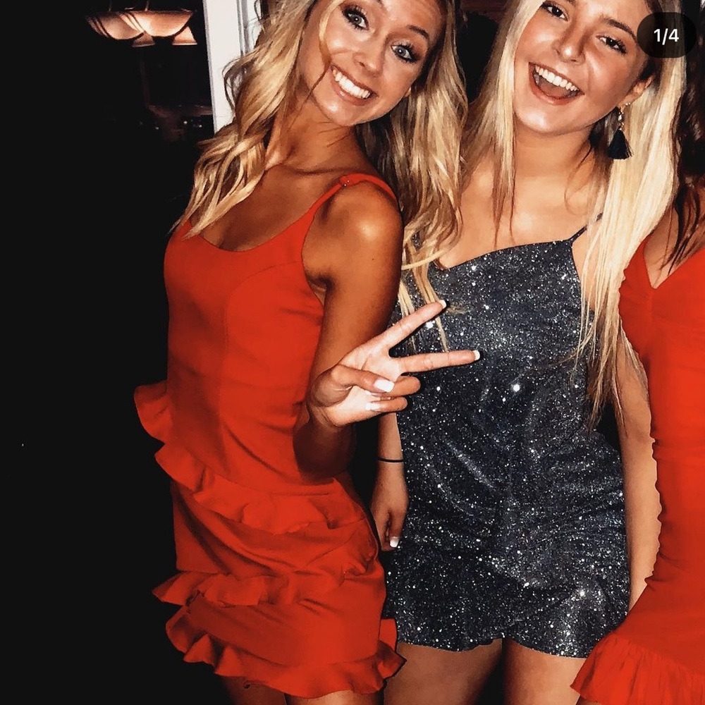 HELLO MOLLY - through the dark dress red